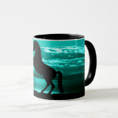 Blauwgroen hemel en water voor zwarte paarden mok (Voorkant rechts)