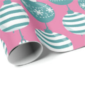 Blauwgroen kerstbollen met roze achtergrond cadeaupapier (Rol Hoek)