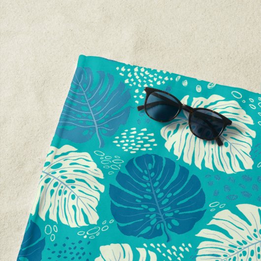 Blauwgroen Marine en Witte Kustmonstera Aangepaste Strandlaken (In situ)