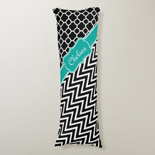 Blauwgroen naam zwarte balk / Chevron Pattern Lichaamskussen (Voorkant Verticaal)