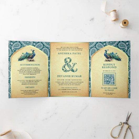 Blauwgroen Paisley Indiase Peacock QR Code Bruilof Drieluik Uitnodiging (Binnen)
