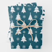 Blauwgroen rendieren, kerstbomen en heilige patron inpakpapier vel (In situ)