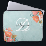 Blauwgroen Roze Floral Monogram Laptop Sleeve<br><div class="desc">Fashionable monogrammed hoesje van ontwerperlaptop. Een  accessoire op uw laptop. Pas het aan voor jezelf of voor een geschenk. Ontworpen voor jou door Blackberry Boulevard.</div>