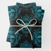 Blauwgroen schedel en donkergrijze gothiek inpakpapier vel (In situ)