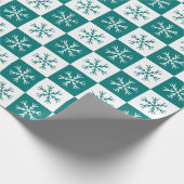 Blauwgroen Snowflake Checkered Pattern-feestdag Cadeaupapier (Hoek)