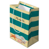 Blauwgroen Stripe & Seashells - Aangepaste Gift Ba Medium Cadeauzakje (Voorkant Gekanteld)