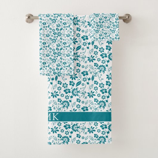  Blauwgroen Turquoise Blue Floral Pattern Monogram Bad Handdoek (Insitu)