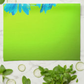 Blauwgroen Turquoise Daisies op Lime Green Flowers Theedoek (Gevouwen)