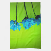 Blauwgroen Turquoise Daisies op Lime Green Flowers Theedoek (Verticaal)
