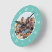 Blauwgroen White Charming Roman Numbers Aangepaste Ronde Klok (Hoek)