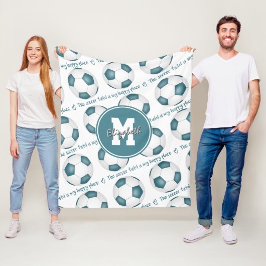 blauwgroen wit Het voetbalveld is mijn gelukkige p Fleece Deken (In situ)
