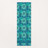 Blauwgroen zeeluiken en zanddollen en koraal kalve yogamat (Voorkant)