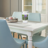 Blauwogige darner libel op paarse bloemen acryl drinkbeker