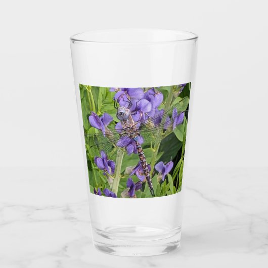 Blauwogige darner libel op paarse bloemen glas (Voorkant)