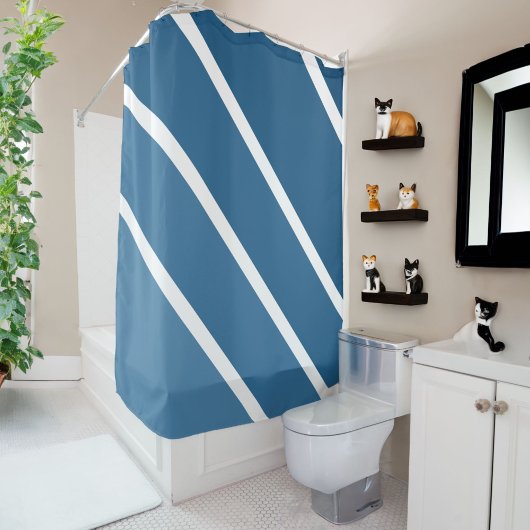 Blauwtinten: schuine strepen douchegordijn