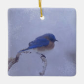Blauwvogel in Snowy Winter Trees - Holiday Keramisch Ornament (Voorkant)