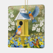 Blauwvogels en Tall Yellow Birdhouse Keramisch Ornament (Links)