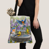 Blauwvogels Goldfinches en fontain Birdbat Tote Bag (Dichtbij)