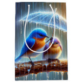 Blauwvogels onder een paraplu verjaardag medium cadeauzakje (Voorkant)
