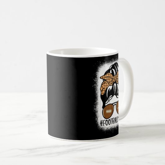 Bleached Football Mom Life With Leopard And Messy Koffiemok (Voorkant rechts)