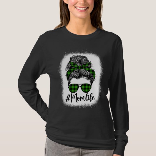 Bleached Messy Bun Mom Life Plaid Green Print Moth T-shirt (Voorkant)
