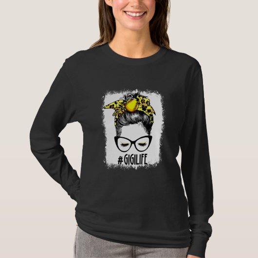 Bleaching Softball Gigi Messy Bun Game Day Moeders T-shirt (Voorkant)