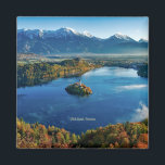 Bled Island, Slovenië, schilderachtig Magneet<br><div class="desc">Bled Island, Sloveense foto met kerk, meer en majestueuze bergen</div>