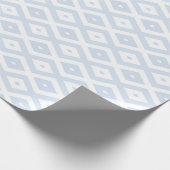 Bleek blauw en wit diamantpatroon cadeaupapier (Hoek)