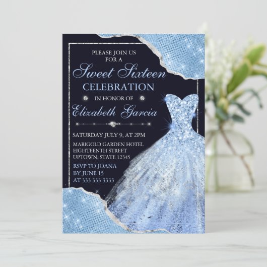 Bleek Blauw Glitter Dress & Glam Edges Sweet Sixte Kaart (Staand voorkant)