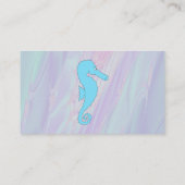 Bleek blauw zeepaardje op achtergrond van parelkle visitekaartje (Achterkant)