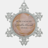 Bleek Blush roze roze Verloving Tin Sneeuwvlok Ornament (Voorkant)