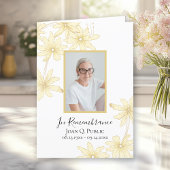 Bleek geel Daisy Flowers begrafenisdienst gevouwen Programma