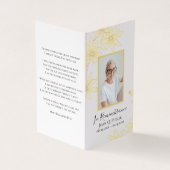 Bleek geel Daisy Flowers Begrafenisgebed gevouwen Visitekaartje (Buitenkant)