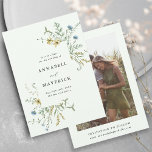 Bleek groen delicate wilde bloem boho bruiloft fot save the date<br><div class="desc">Deze elegante bruiloft bewaart de datumkaart met handgeschilderde waterverf wilde bloemen in botergeel,  salie groen,  stoffig groen en lichtblauw met een foto en meer informatie op de achterkant. Voor meer geavanceerde aanpassing van dit ontwerp,  klikt u op de BLUE DESIGN TOOL BUTTON hierboven! Overeenkomende objecten zijn ook beschikbaar.</div>