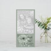 Bleek groen gekleurd Daisy Wedding Dank je Bedankkaart (Staand voorkant)