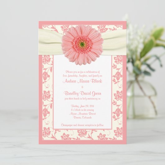 Bleek koraal Gerbera ivory Floral Wedding Invitati Kaart (Staand voorkant)