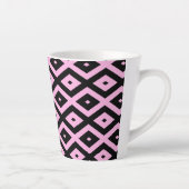 Bleek roze en zwart diamantpatroon latte mok (Rechts)
