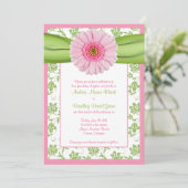 Bleek roze Gerbera Green Floral Wedding Invitation Kaart (Staand voorkant)