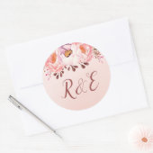 Bleek roze roze roofbruin Floral Wedding Monogram  Ronde Sticker (Envelop)