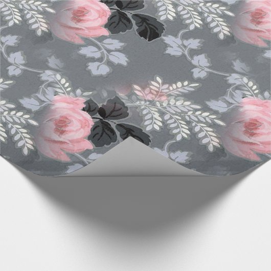 Bleek roze rozen op grijze achtergrond cadeaupapier (Hoek)