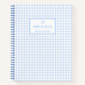 Bleekblauwe Gingham Grandmillennial Monogramnaam Notitieboek (Voorkant)