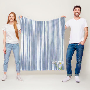 Bleekblauwe oneven gestreepte bloemige waterverf m fleece deken