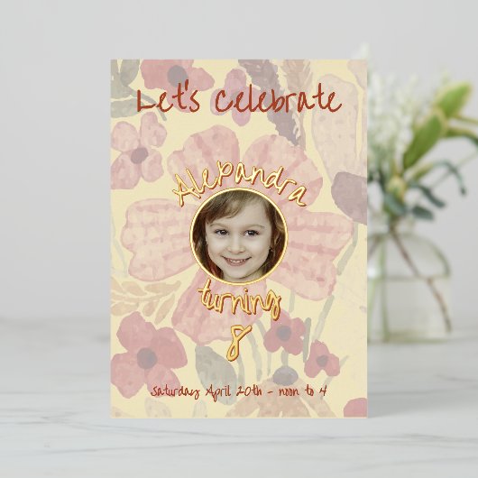 Bleekgele Indiase rode bloemen waterverf verjaarda Folie Uitnodiging (Staand Voorkant)