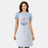 Bleekpaarse Gingham Bloemenfamilie Monogram Schort (Gedragen)