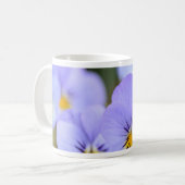 Bleke blauwe pansies koffiemok (Voorkant links)