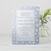 Bleke Blauwe Sneeuwvlokken Elegante Kerstbruiloft Kaart (Staand voorkant)