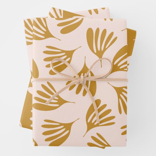 Bleke Blush en Mosterd Wisp Leaves Eigentijds Inpakpapier Vel (In situ)