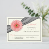 Bleke Coral Gerbera Grey Ribbon Wedding Reply Kaar RSVP Kaartje (Staand voorkant)