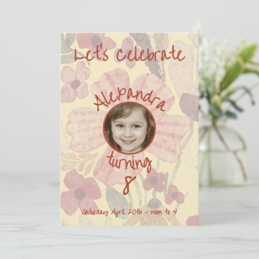 Bleke Gele Indische Rode Bloemen Waterverf Verjaar Kaart (Staand voorkant)