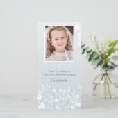 Bleke grijze, witte bloemen, religieuze fotokaart bedankkaart (Staand voorkant)